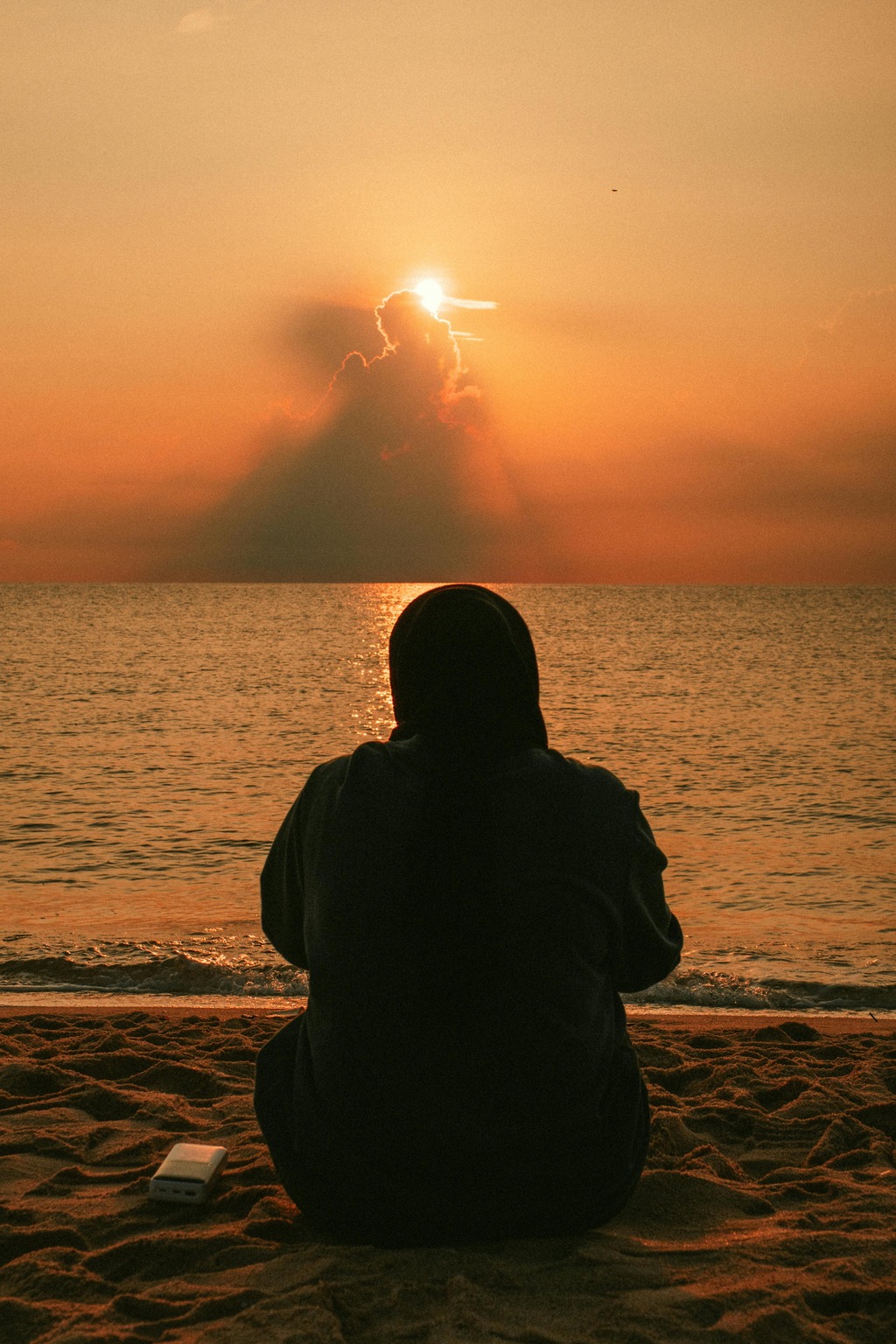A warm therapy setting for emotional support and healing